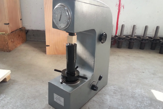 洛氏硬（yìng）度計